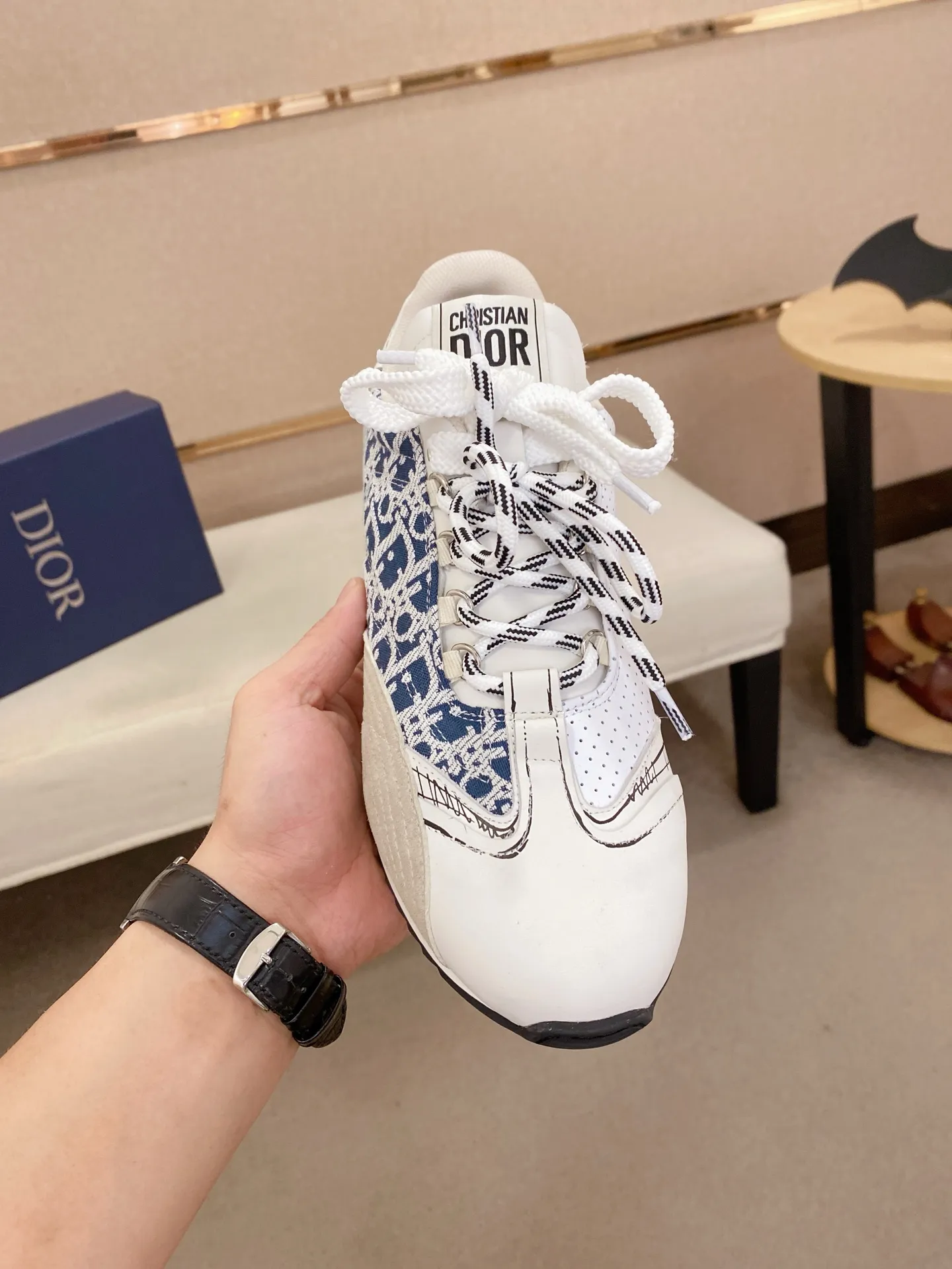 Men's shoes💰: 500💰Couple style💏 [Dior·Dior] New casual sports style men's shoes, new spring and summer design, perfect workmanship, lace-up lazy style to create wardrobe quality, upper: imported first-layer cowhide, mesh breathable lining soft and comfortable, ultra-light TPU wear-resistant outsole, simple, versatile fashion men's shoes, excellent color code number 35--44. (45,46 customized items are not returnable or exchangeable)